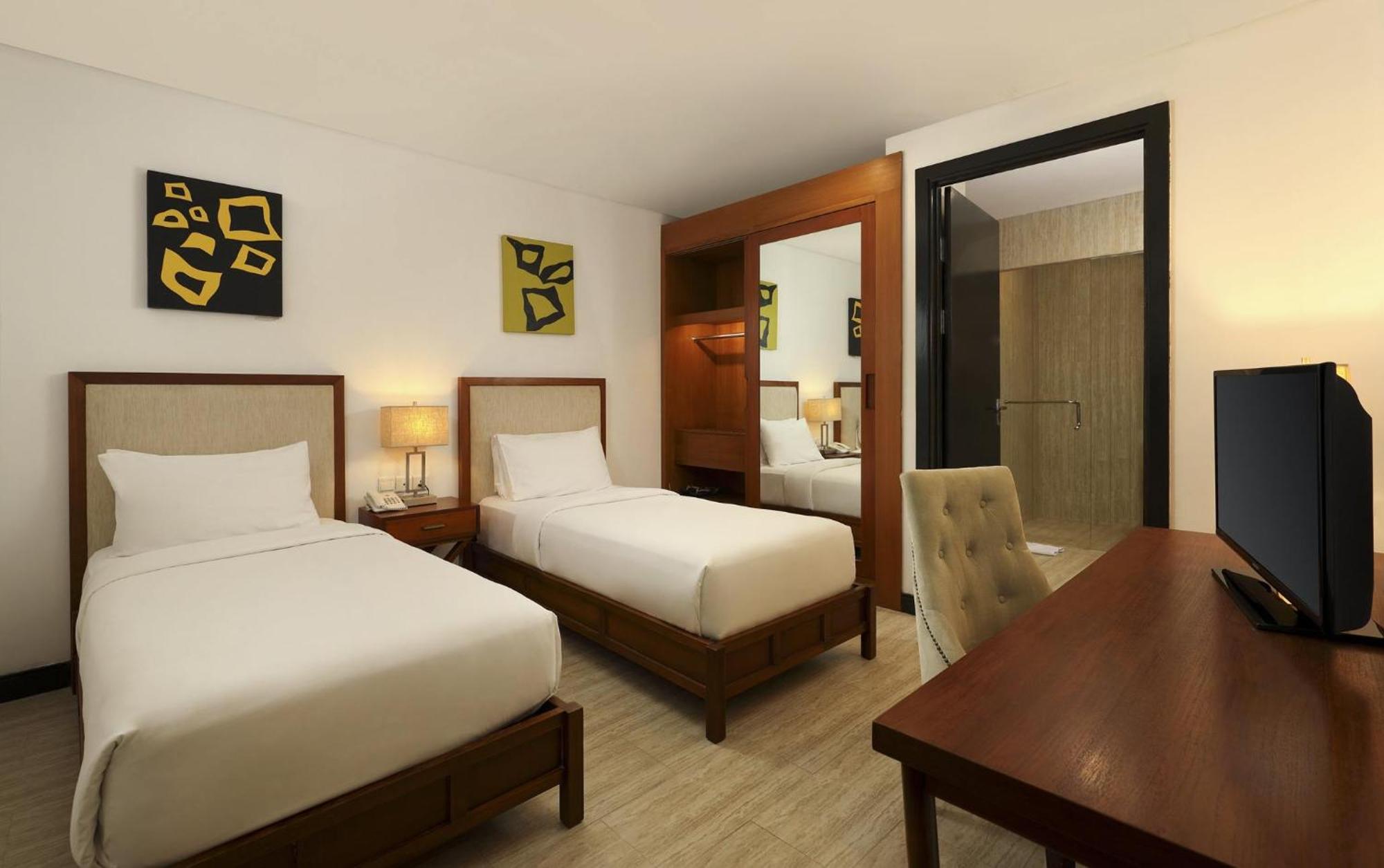 Lv8 Resort Hotel Canggu Екстериор снимка